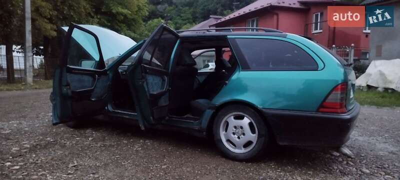 Універсал Mercedes-Benz C-Class 1996 в Чернівцях