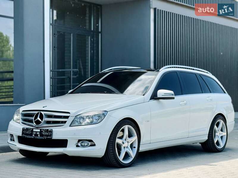 Універсал Mercedes-Benz C-Class 2009 в Києві