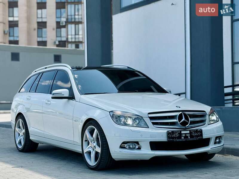 Універсал Mercedes-Benz C-Class 2009 в Києві