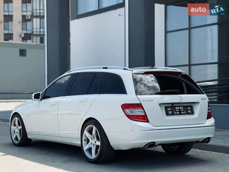 Універсал Mercedes-Benz C-Class 2009 в Києві