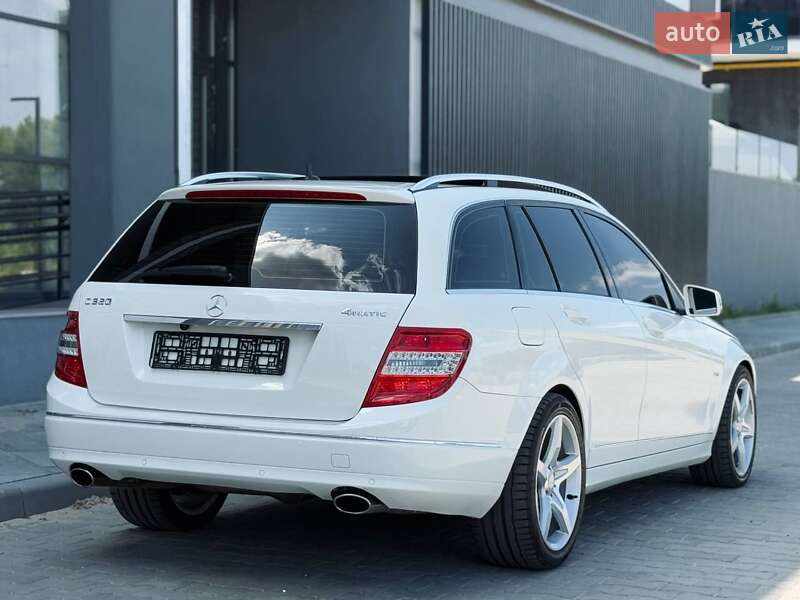 Універсал Mercedes-Benz C-Class 2009 в Києві