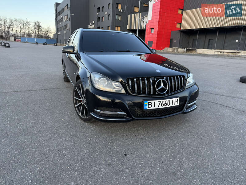 Седан Mercedes-Benz C-Class 2011 в Харькове