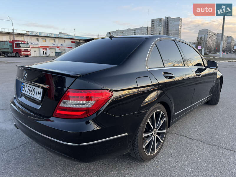 Седан Mercedes-Benz C-Class 2011 в Харькове