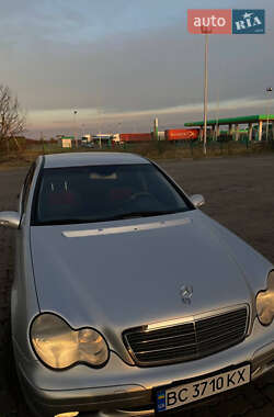 Седан Mercedes-Benz C-Class 2002 в 