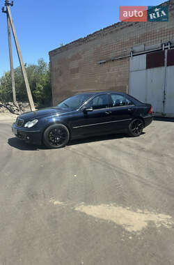 Седан Mercedes-Benz C-Class 2005 в 