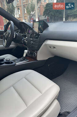 Седан Mercedes-Benz C-Class 2011 в 