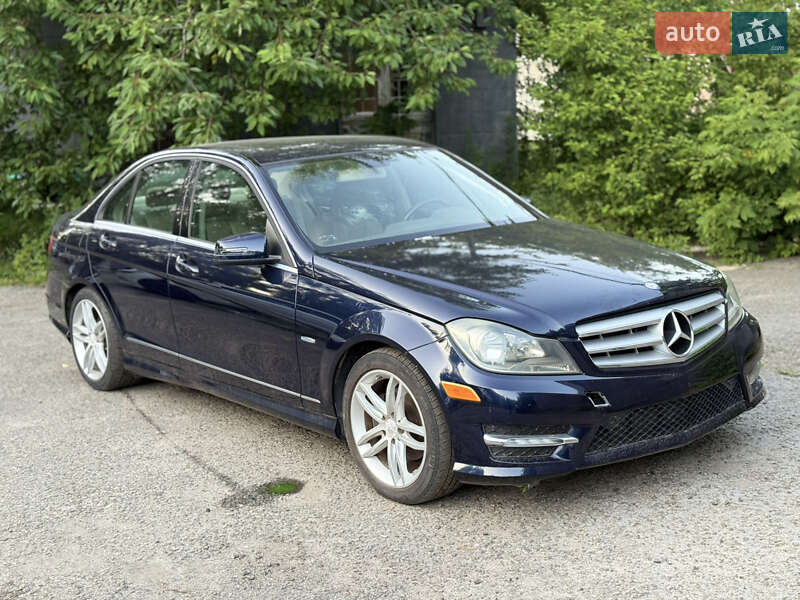 Mercedes-Benz C-Class 2011