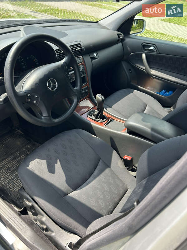 Универсал Mercedes-Benz C-Class 2002 в Харькове фото 18 Универсал Mercedes-Benz C-Class 2002 в Харькове