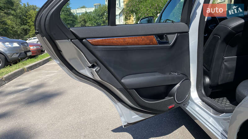 Седан Mercedes-Benz C-Class 2008 в Киеве