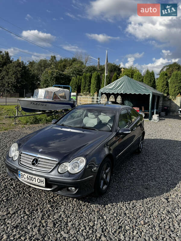 Mercedes-Benz C-Class 2005