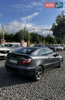 Купе Mercedes-Benz C-Class 2004 в 
