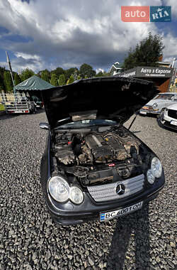 Купе Mercedes-Benz C-Class 2004 в 