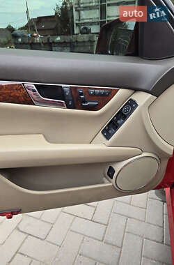Седан Mercedes-Benz C-Class 2011 в 