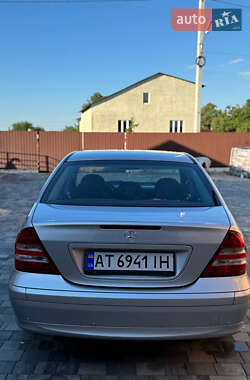 Седан Mercedes-Benz C-Class 2004 в Івано-Франківську