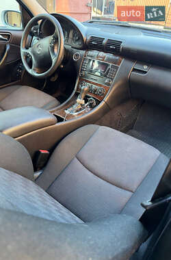 Седан Mercedes-Benz C-Class 2004 в Івано-Франківську