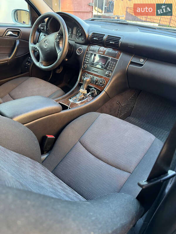 Седан Mercedes-Benz C-Class 2004 в Ивано-Франковске