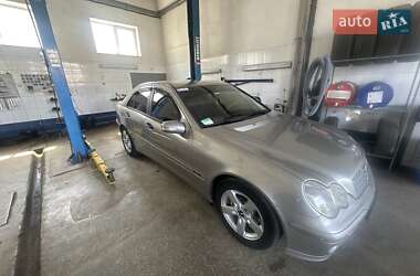 Седан Mercedes-Benz C-Class 2004 в Івано-Франківську