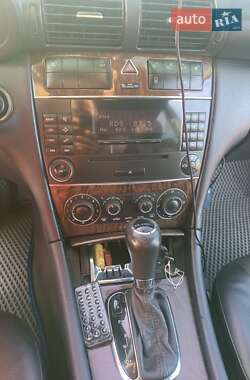 Седан Mercedes-Benz C-Class 2005 в 