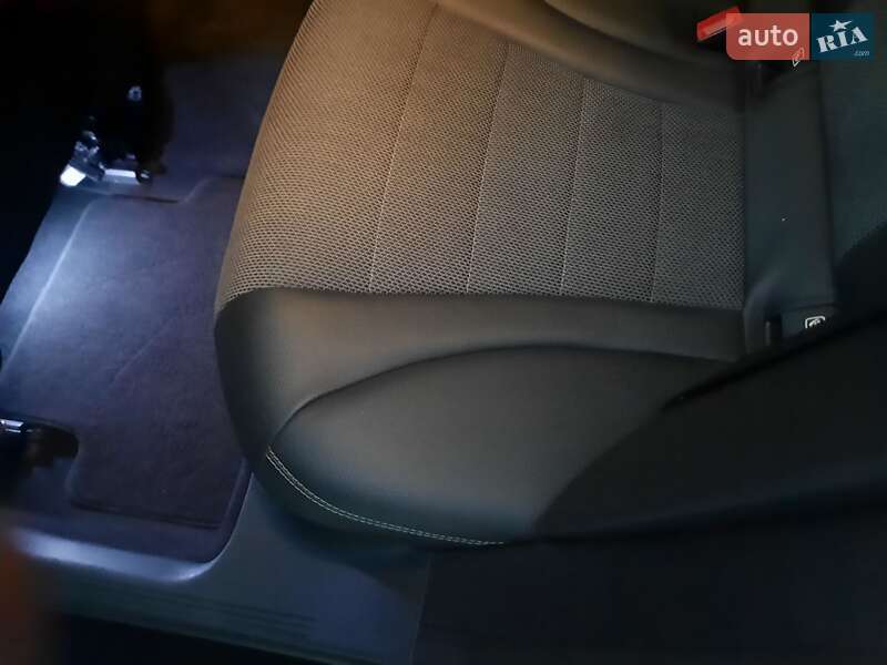 Універсал Mercedes-Benz C-Class 2017 в Івано-Франківську