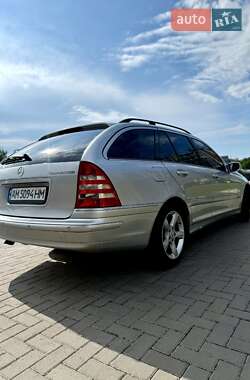 Универсал Mercedes-Benz C-Class 2004 в 