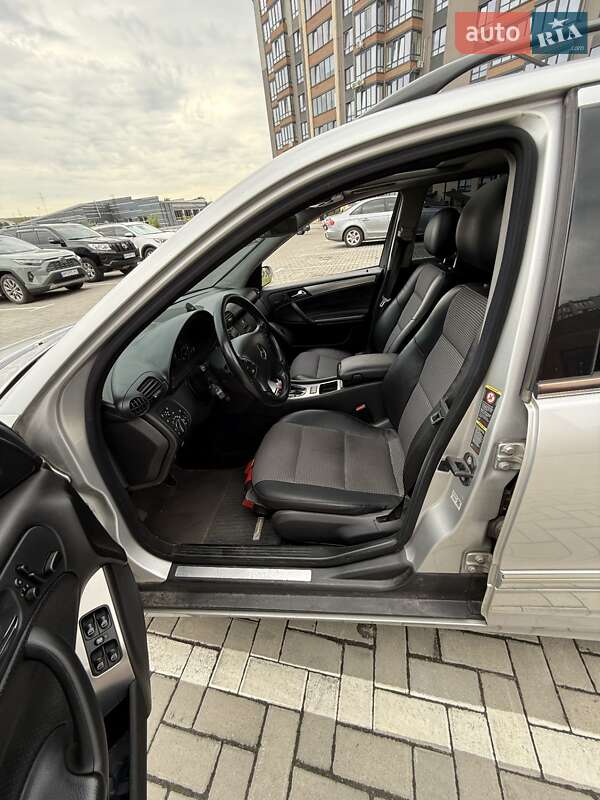 Універсал Mercedes-Benz C-Class 2004 в Житомирі