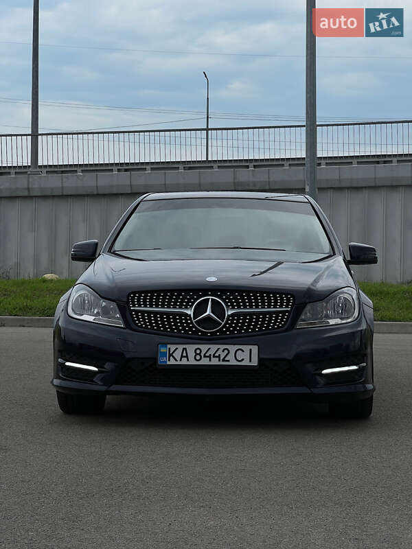Седан Mercedes-Benz C-Class 2011 в 