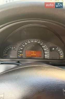 Универсал Mercedes-Benz C-Class 2003 в 