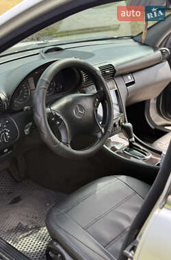 Седан Mercedes-Benz C-Class 2005 в 