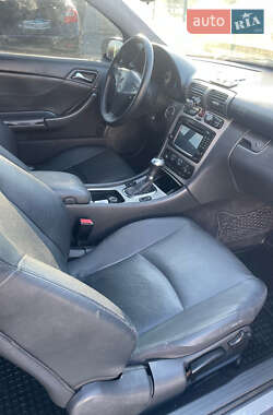Купе Mercedes-Benz C-Class 2003 в 