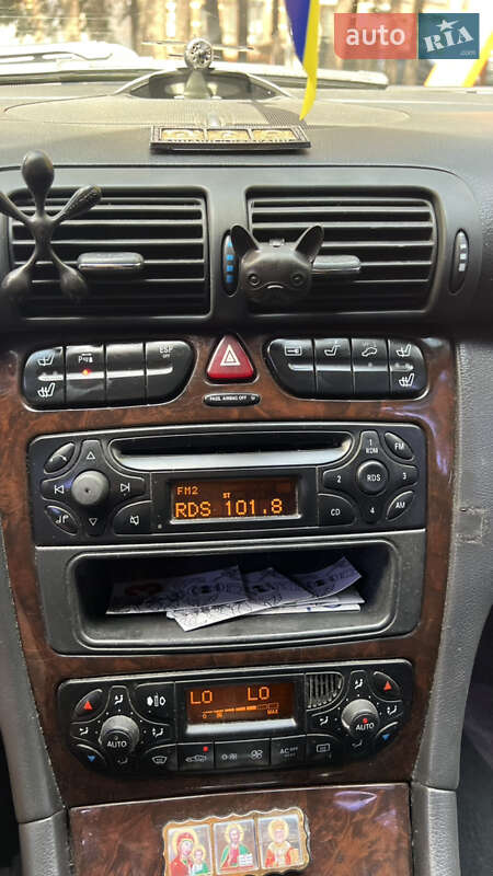 Седан Mercedes-Benz C-Class 2003 в Чернігові