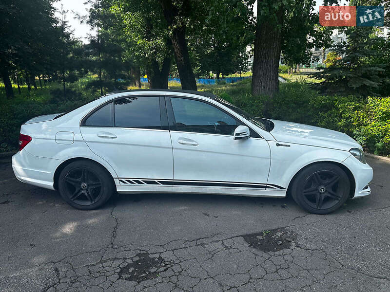Седан Mercedes-Benz C-Class 2012 в Киеве