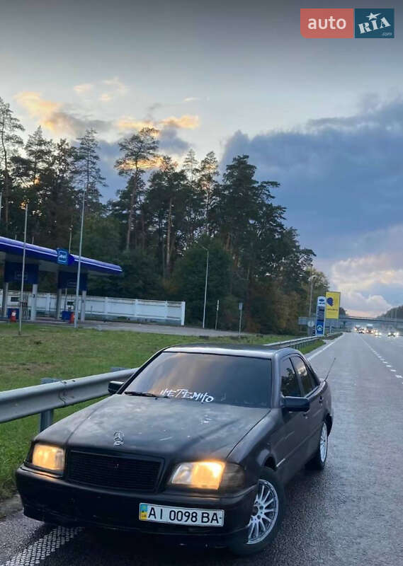 Седан Mercedes-Benz C-Class 1997 в Киеве фото 2 Седан Mercedes-Benz C-Class 1997 в Киеве
