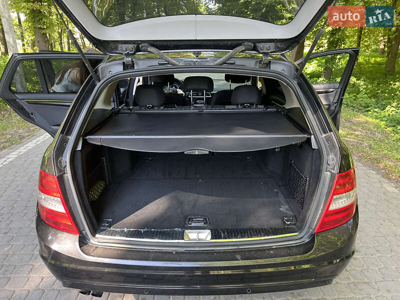 Универсал Mercedes-Benz C-Class 2013 в Львове