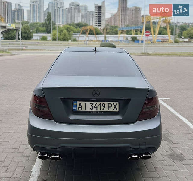 Седан Mercedes-Benz C-Class 2011 в Києві