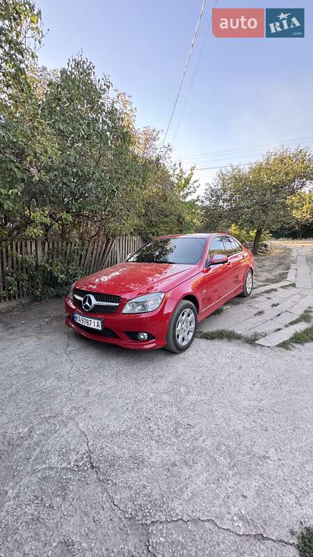 Седан Mercedes-Benz C-Class 2008 в Воловце