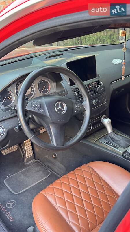 Седан Mercedes-Benz C-Class 2008 в Воловце