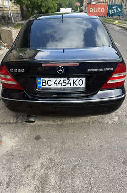 Седан Mercedes-Benz C-Class 2005 в 