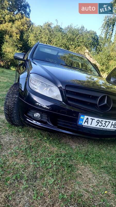 Универсал Mercedes-Benz C-Class 2009 в Ивано-Франковске