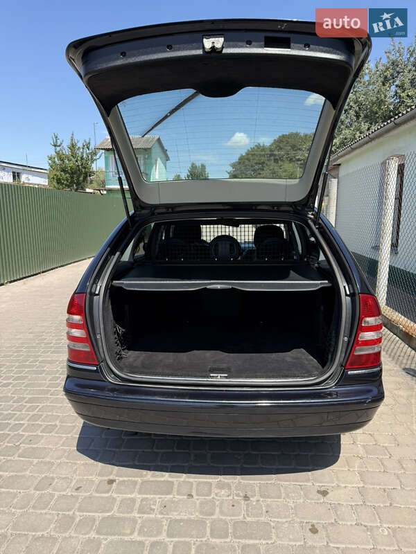 Универсал Mercedes-Benz C-Class 2005 в Сокале