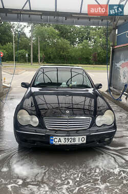 Седан Mercedes-Benz C-Class 2003 в Черкасах