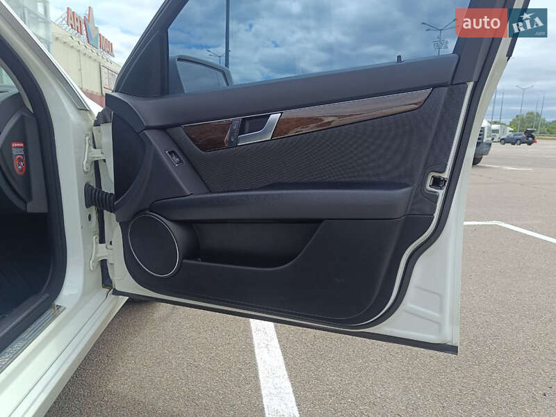 Седан Mercedes-Benz C-Class 2013 в Киеве