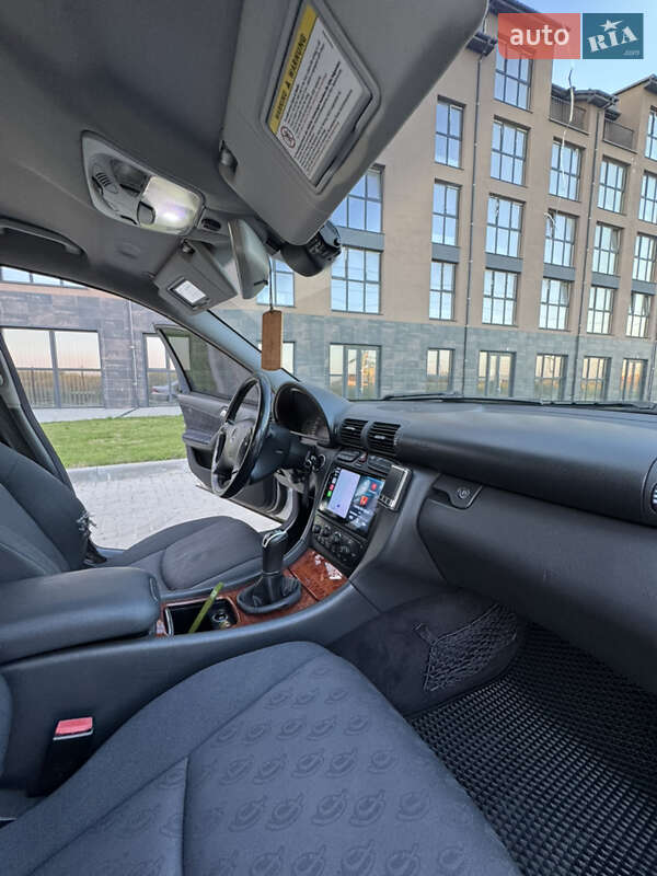Седан Mercedes-Benz C-Class 2003 в Луцьку фото 30 Седан Mercedes-Benz C-Class 2003 в Луцьку