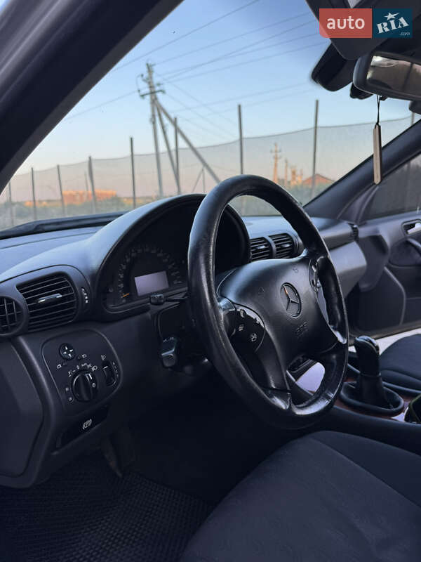 Седан Mercedes-Benz C-Class 2003 в Луцьку фото 42 Седан Mercedes-Benz C-Class 2003 в Луцьку