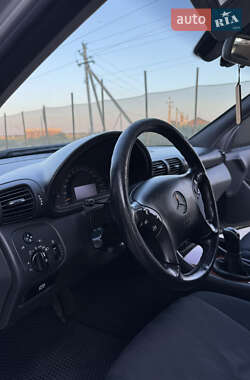 Седан Mercedes-Benz C-Class 2003 в 