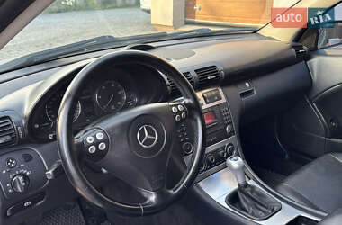 Купе Mercedes-Benz C-Class 2005 в 