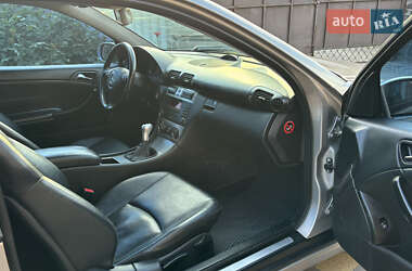 Купе Mercedes-Benz C-Class 2005 в 