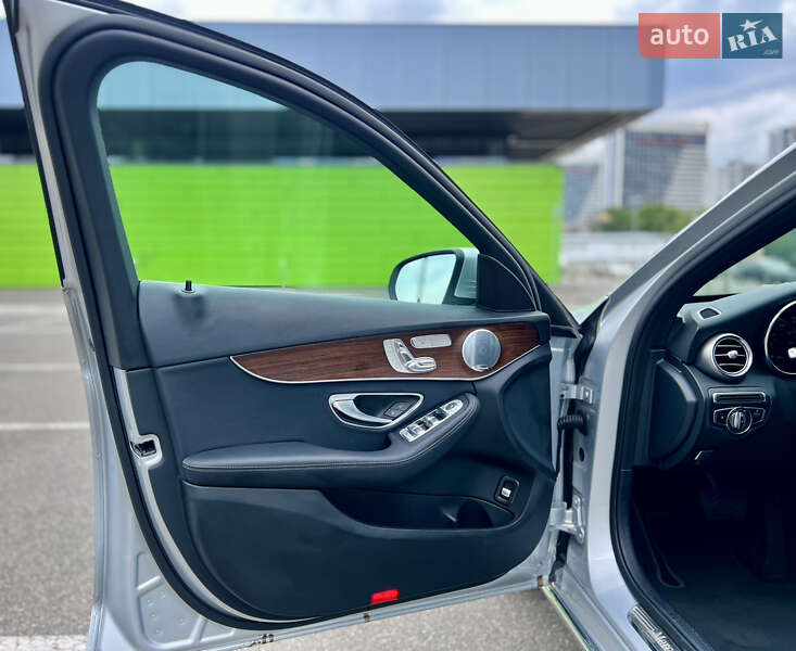 Седан Mercedes-Benz C-Class 2020 в Киеве