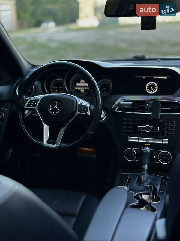 Седан Mercedes-Benz C-Class 2013 в Чернигове