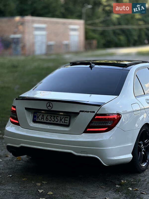 Седан Mercedes-Benz C-Class 2013 в Чернигове