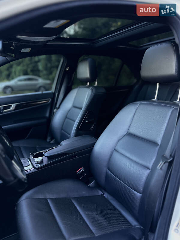 Седан Mercedes-Benz C-Class 2013 в Чернигове